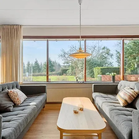 4035-borre-bogebjergvej-15 Borre