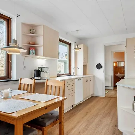 4035-borre-bogebjergvej-15 * Borre